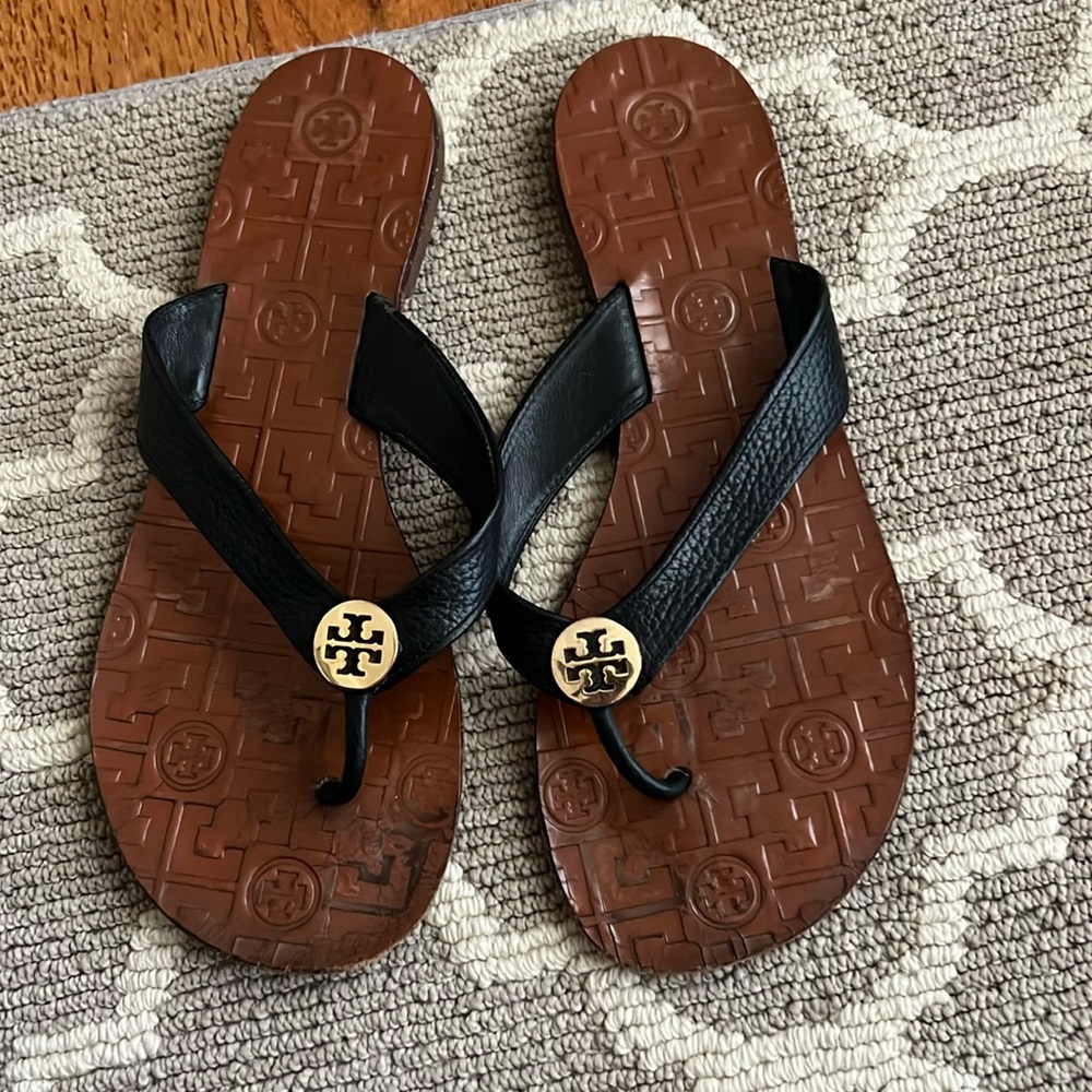 Tory Burch Black Sandals. Size 9, pebbled leather